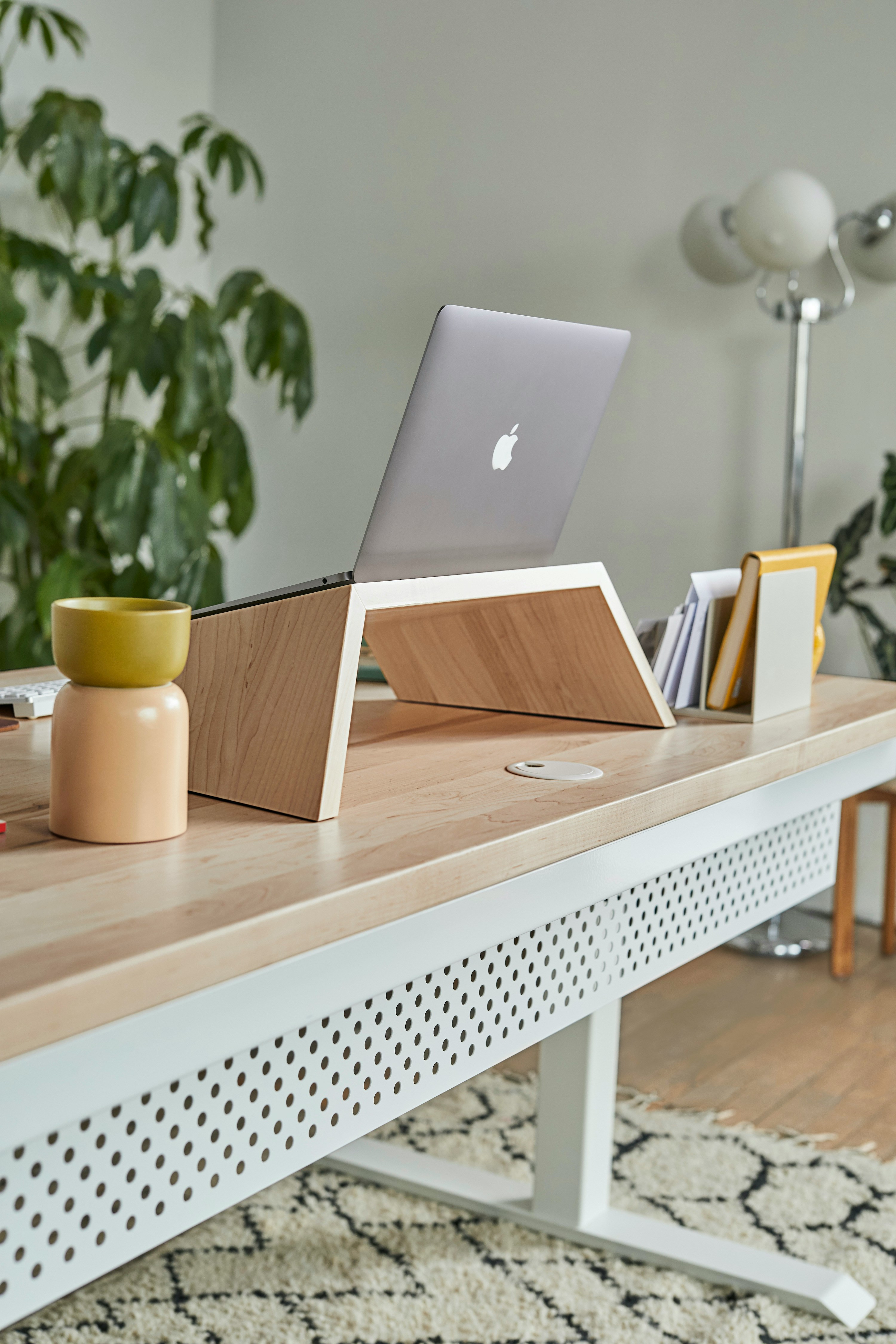 cosy desk set up